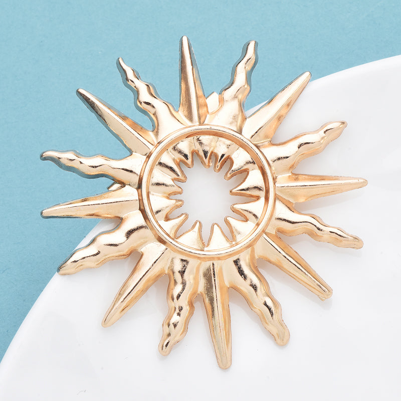 Vintage Style Gold Sunburst Brooch Celestial Sun Star Jewelry Accessory