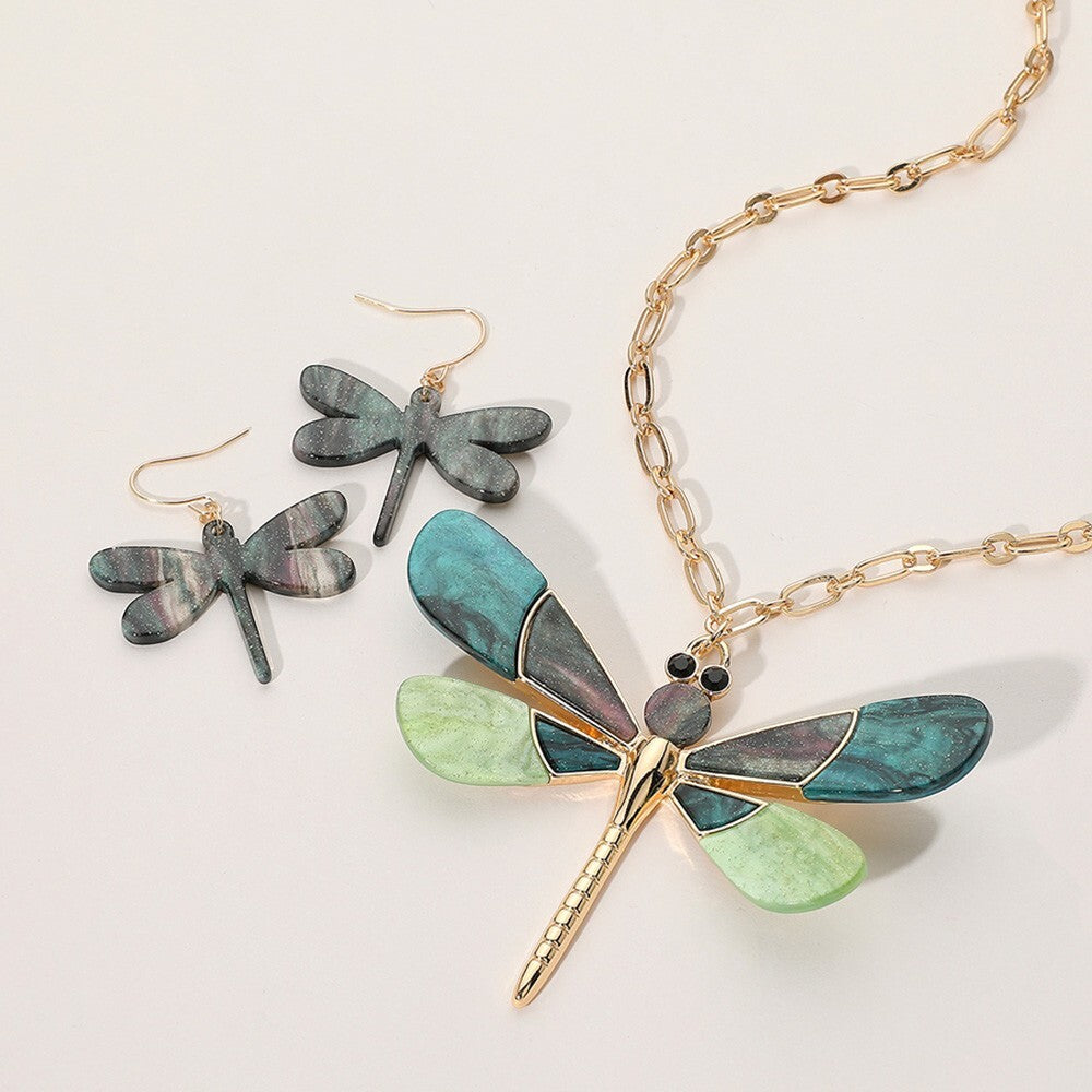 Glittered Resin Dragonfly Pendant Necklace Women’s Nature-Inspired Fashion Jewel
