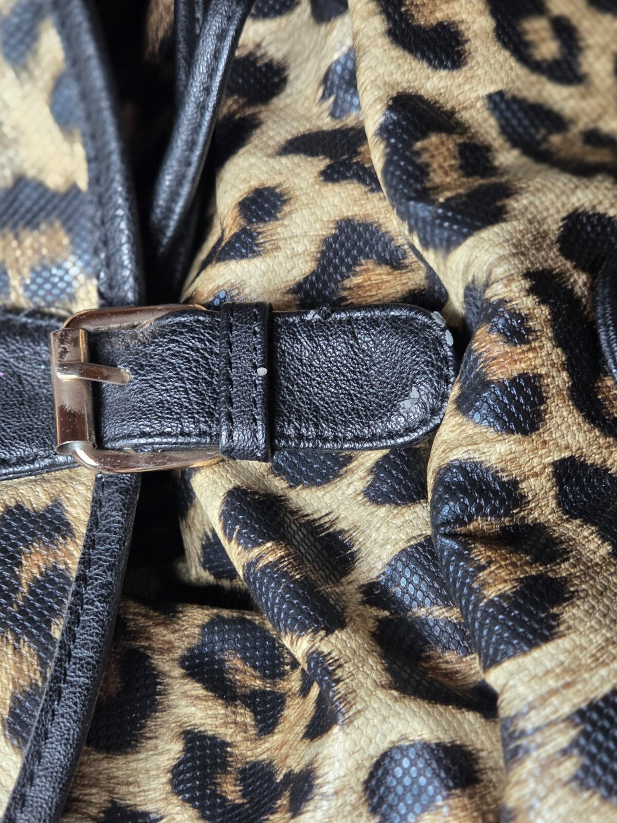 Animal Print Drawstring Backpack for Women with Multiple Interior Pockets Travel