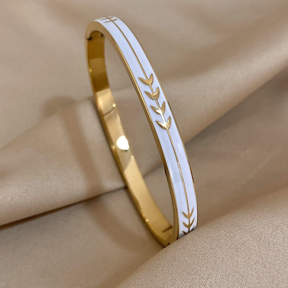 Arrow Print Gold Tone Minimalist Stainless Steel Bracelet for Women Bangles