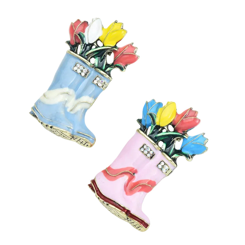 Tulip rain boot brooch – pink colorway close-up