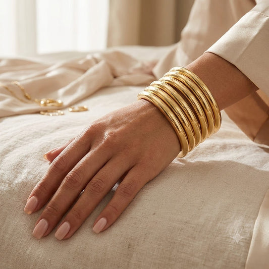 5pcs Minimalist Polished Metal Stackable Bangle Bracelet Set – Sleek Multi-Layer Gold Tone Stackable Bracelets for Women