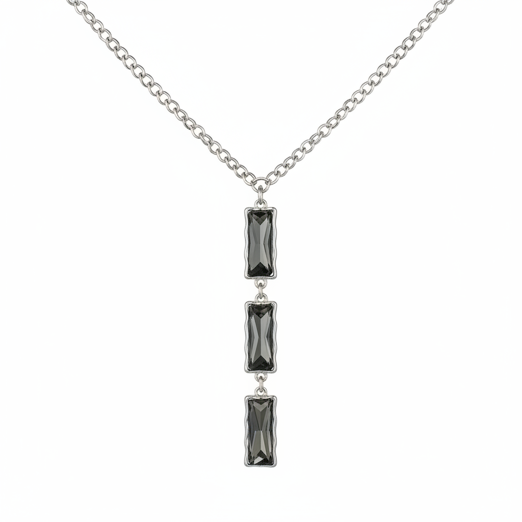 3 Stone Grey Crystal Necklace – Detail
