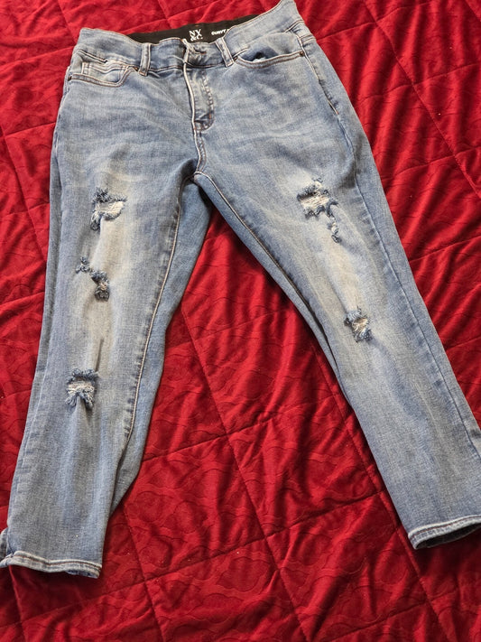 NY & Co Distressed Capri Denim Jeans for Women Size 10 Mid Rise Blue Stretch