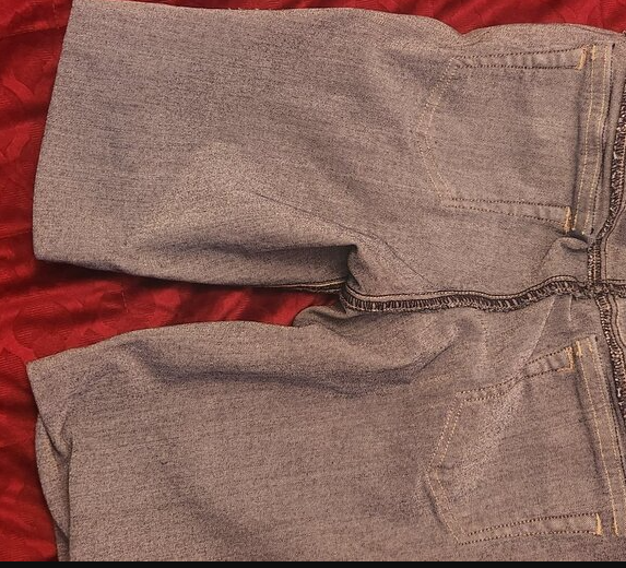 Trendy Knee-Length Denim Shorts for Women Bermuda Pants for Vacation Size Medium