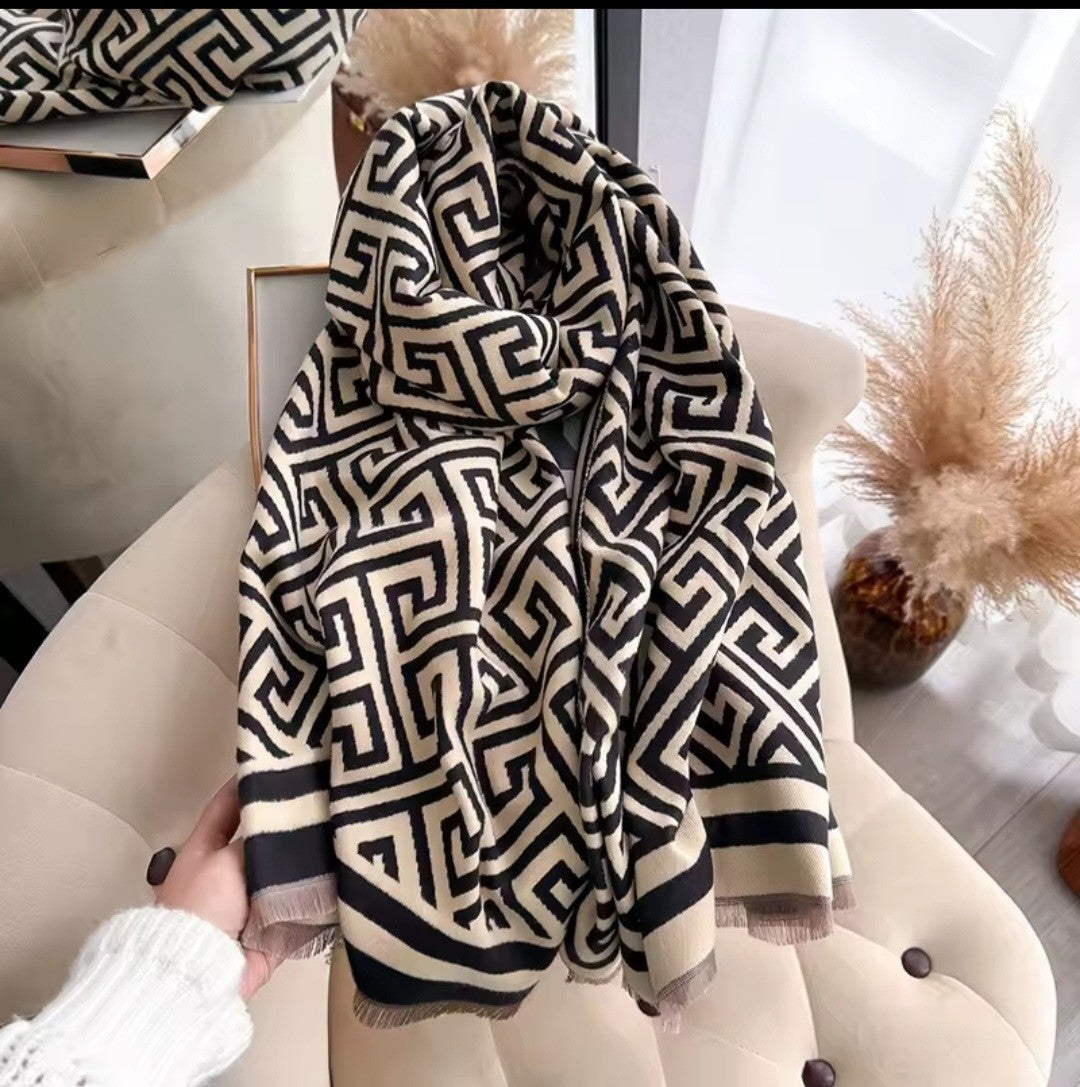 Luxury Greek Key Meander Pattern Reversible Shawl Scarf Blanket Black Beige Knit