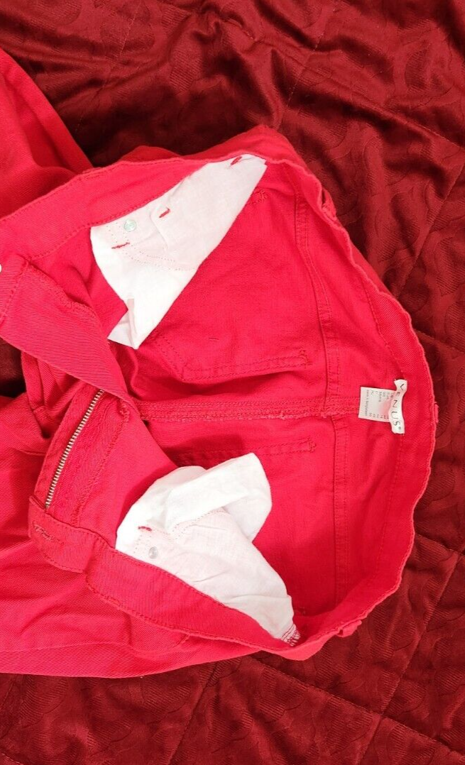 Venus Women's Red Capri Pants Size 10 Comfortable Cropped Bottoms for Ladies