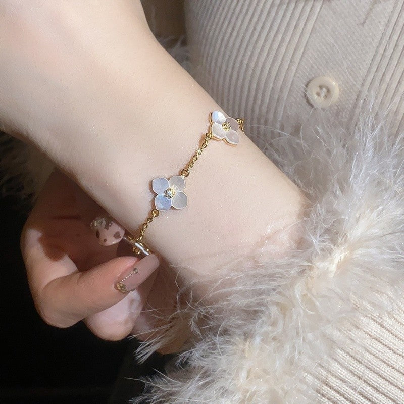 2PCS Gold Tone White MOP Clover Bracelet Set Dainty Lucky 5-Motif Gift