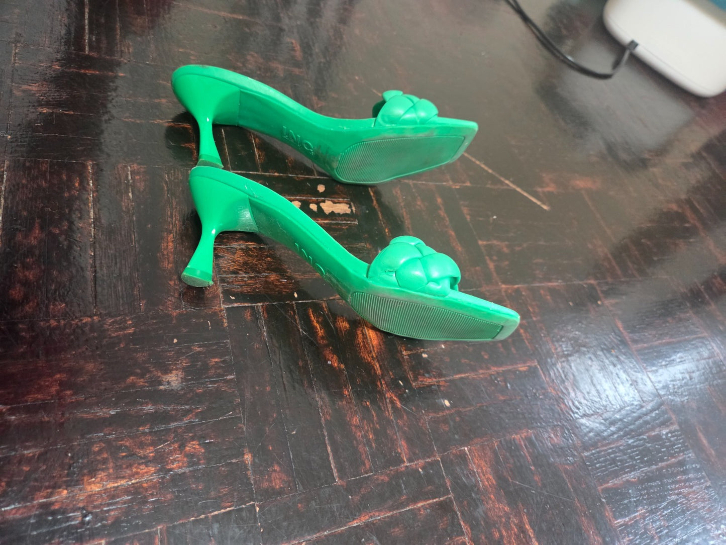 Mix No 6 Green Cushion Fabric Slip On Sandals for Women Kitten Heels White 6.5