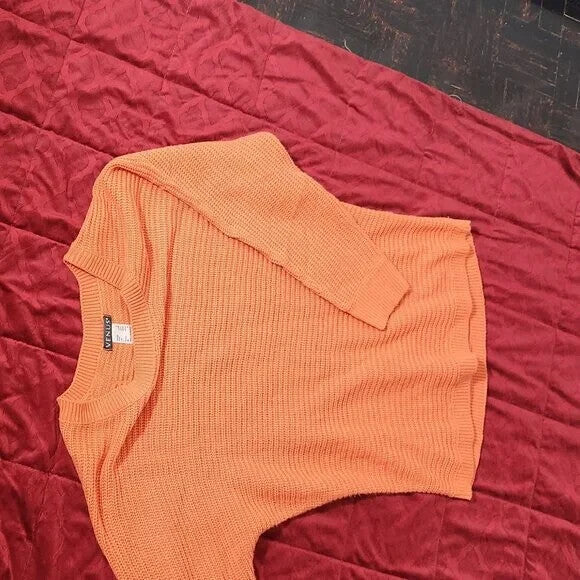 Women's Size Medium Coral Venus Button Back Detail Sweater