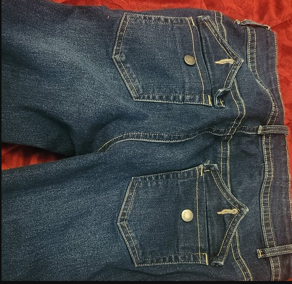 Trendy Knee-Length Denim Shorts for Women Bermuda Pants for Vacation Size Medium