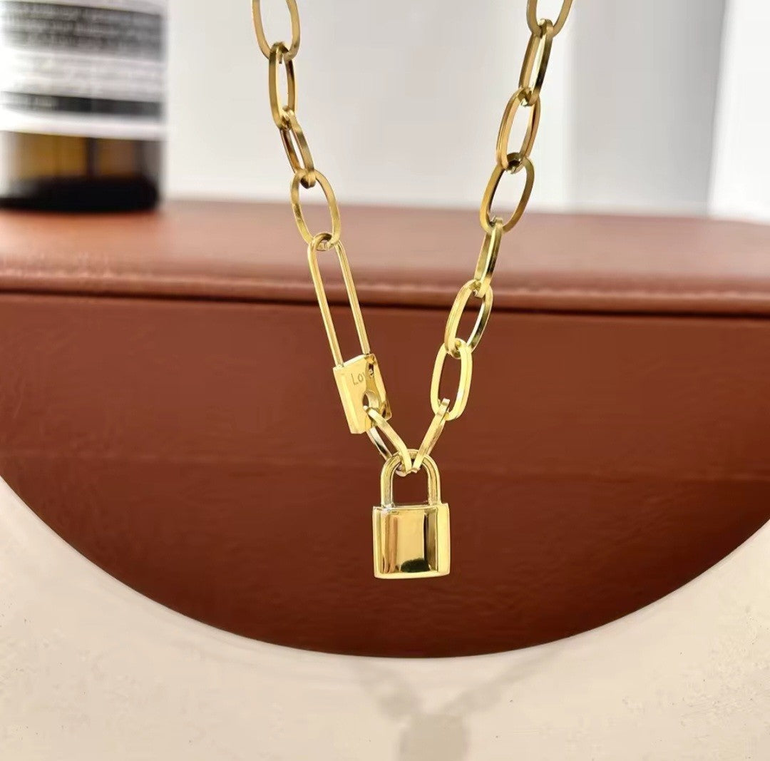 Chunky Oval Link Chain Padlock Necklace Gold Plated Stainless Steel Safety Pin