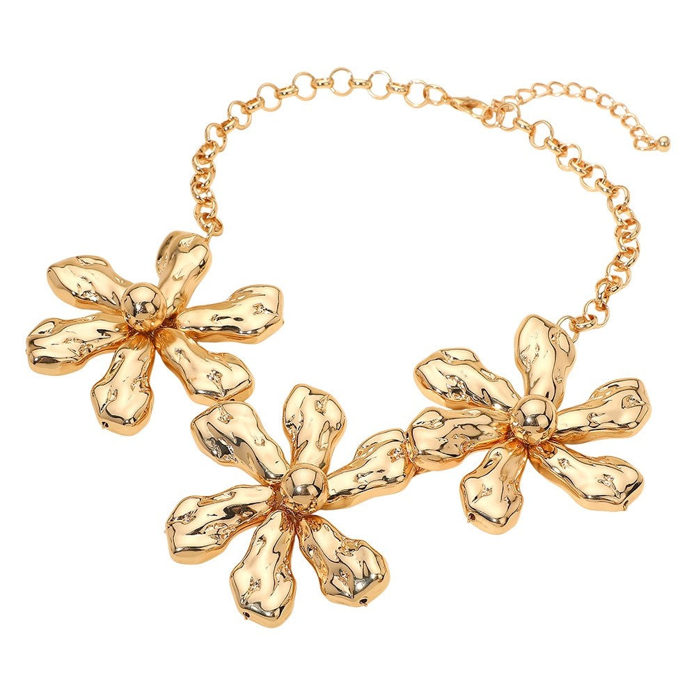 Gold Abstract Triple Flower Statement Necklace – Chunky Hammered Floral Collar