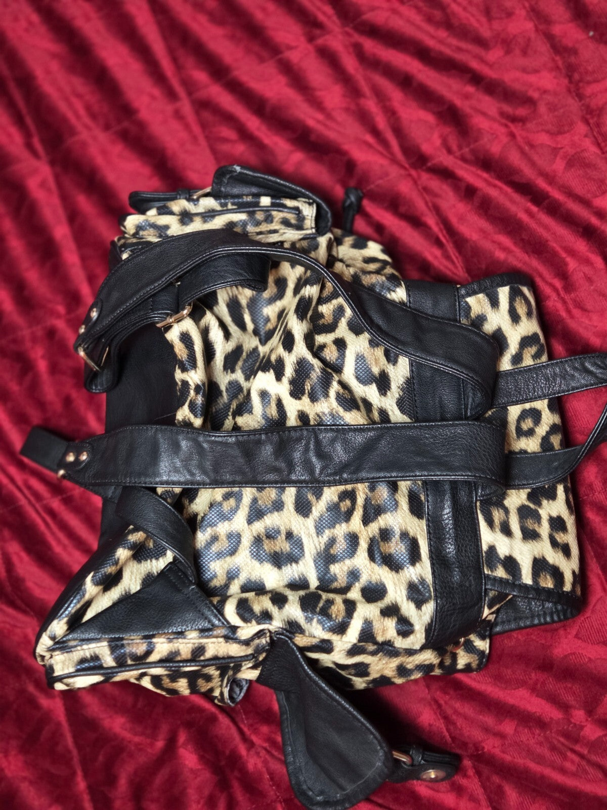 Animal Print Drawstring Backpack for Women with Multiple Interior Pockets Travel