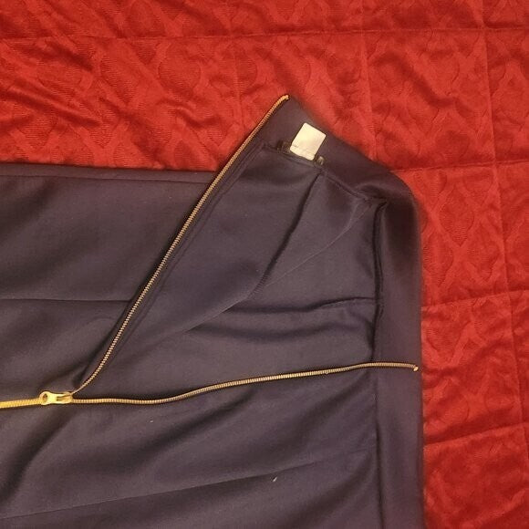 Chic Navy Pencil Skirt w/ Full-Length Back Zipper – Size M Office Skirt Outfit