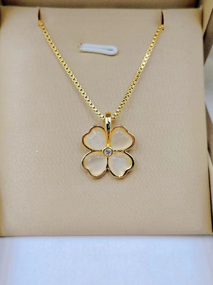 Gold Plated 4 Leaf Clover Mother of Pearl Pendant Necklace Charm Dainty Jewelry