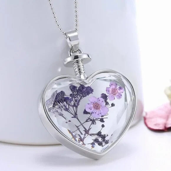 Dried  Flowers Resin Heart Shaped Pendant Necklace for Women Gift Ideas