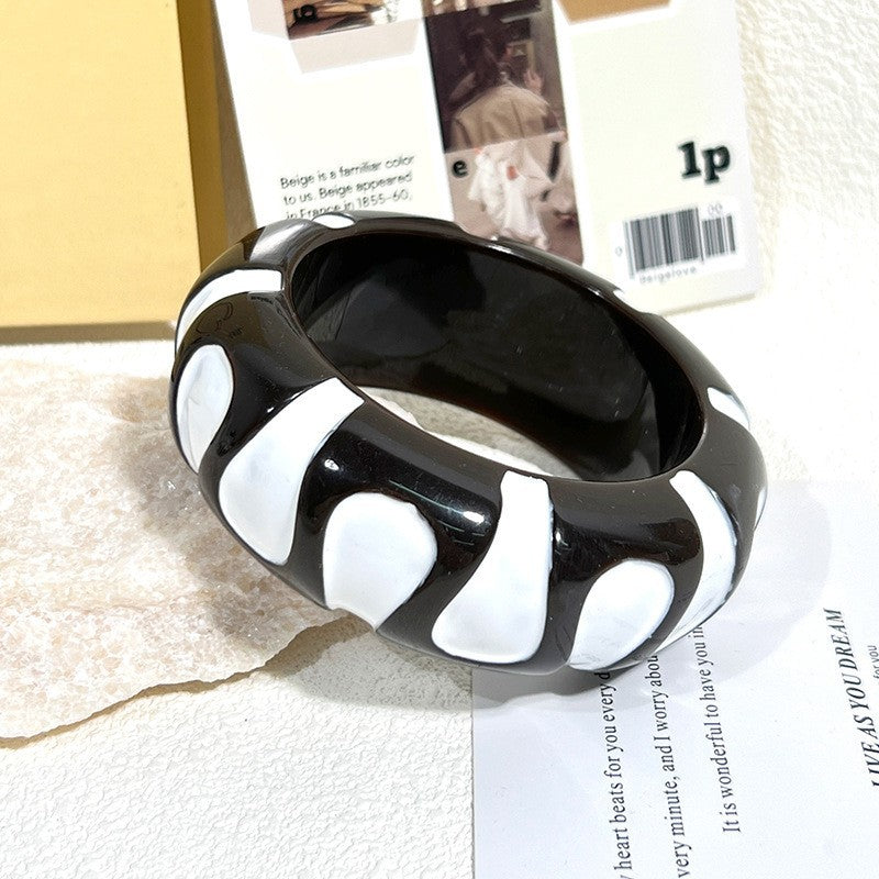 Womens Bold Resin Bangle Bracelet Black White Statement Chunky Retro Jewelry