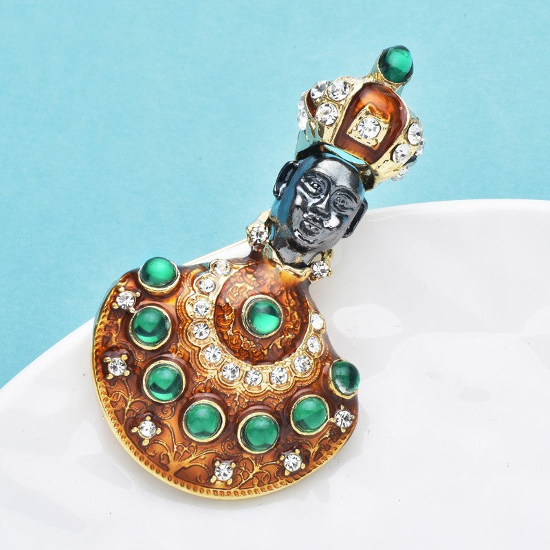 Regal Blackamoor Brooch Green Rhinestone Enamel Crown Figural Pin