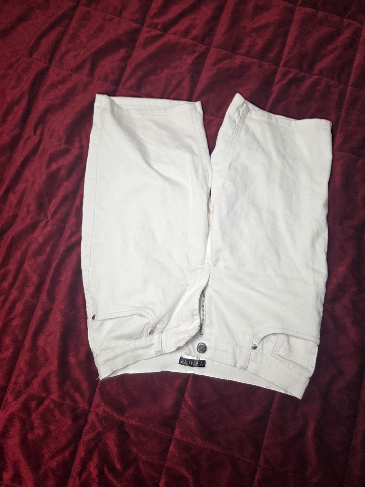 Venus White Denim Knee Length Jeans Shorts Size 10 Women’s Stretch Casual