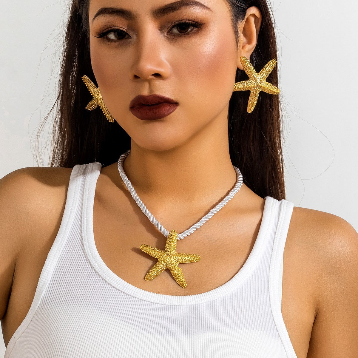 Gold Starfish Necklace White Rope Chain Beach Jewelry for Women Summer Fashion