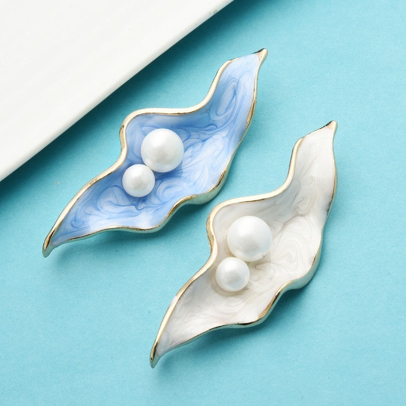 2PCS Abstract Swirl Enamel Pearl Brooch Pin Set Light Blue & White