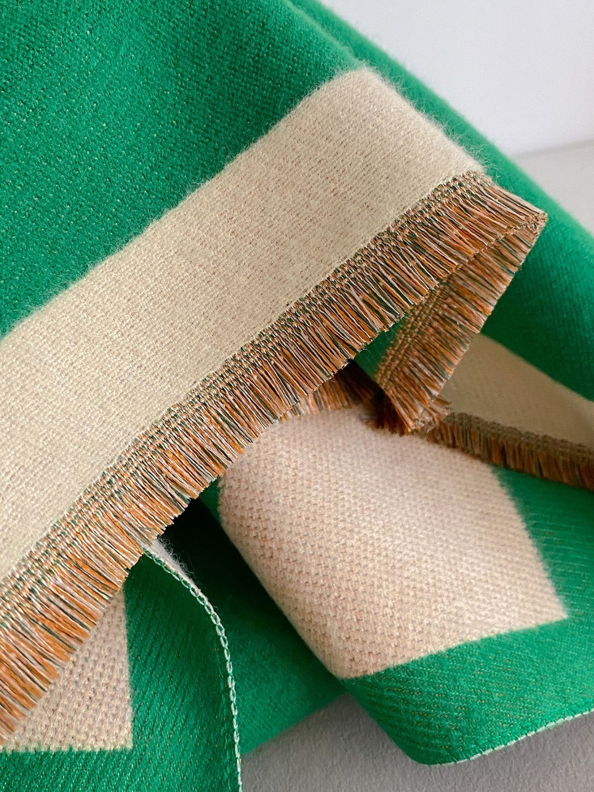 Luxurious Green Knit Wool Feel Shawl Scarf with Bird Motif Unisex Winter Wrap