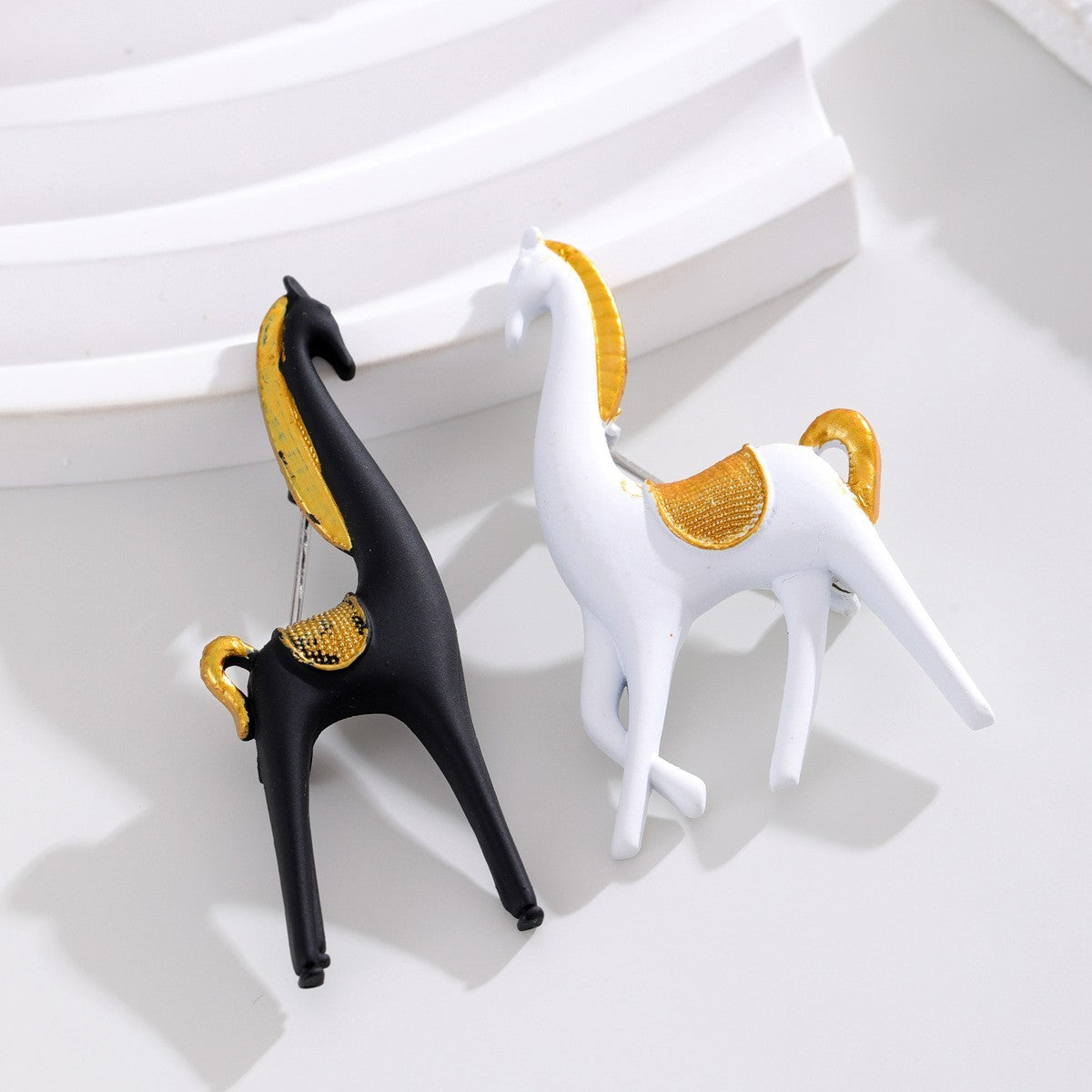 2pcs Abstract Horse Brooch Set Enamel Equestrian Gold Tone Animal Pin Jewelry