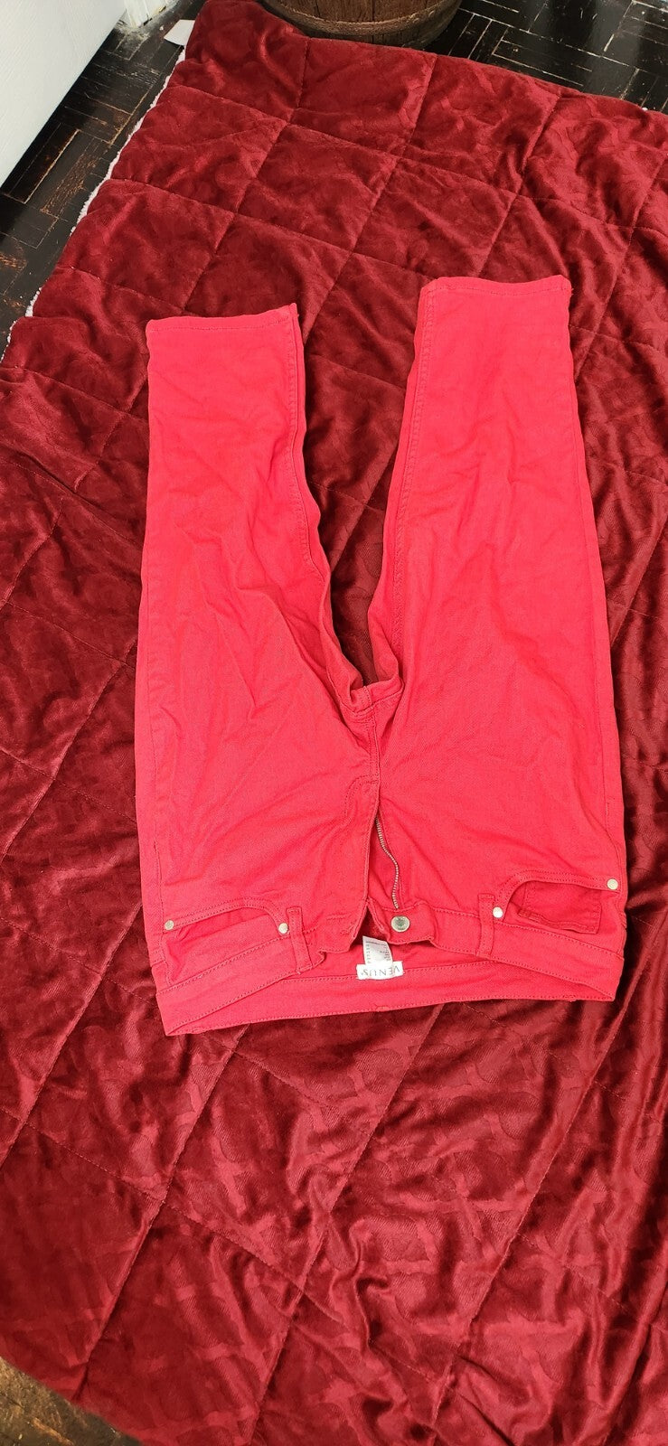 Venus Women's Red Capri Pants Size 10 Comfortable Cropped Bottoms for Ladies
