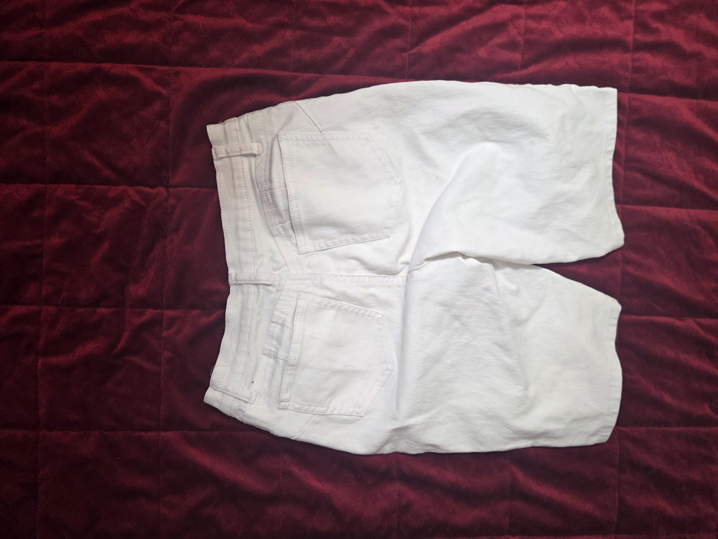 Venus White Denim Knee Length Jeans Shorts Size 10 Women’s Stretch Casual