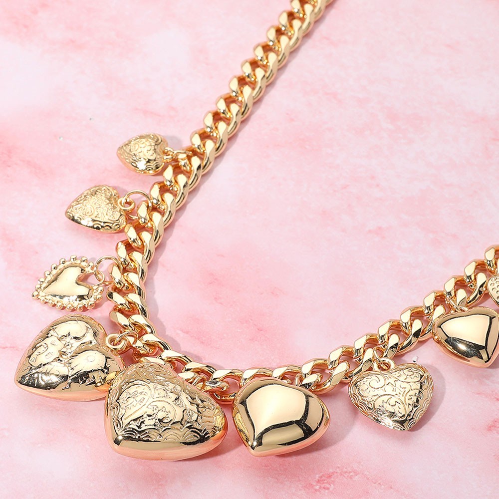 Chunky Gold Curb Chain Necklace Large Heart Charm Vintage Y2K Style Statement