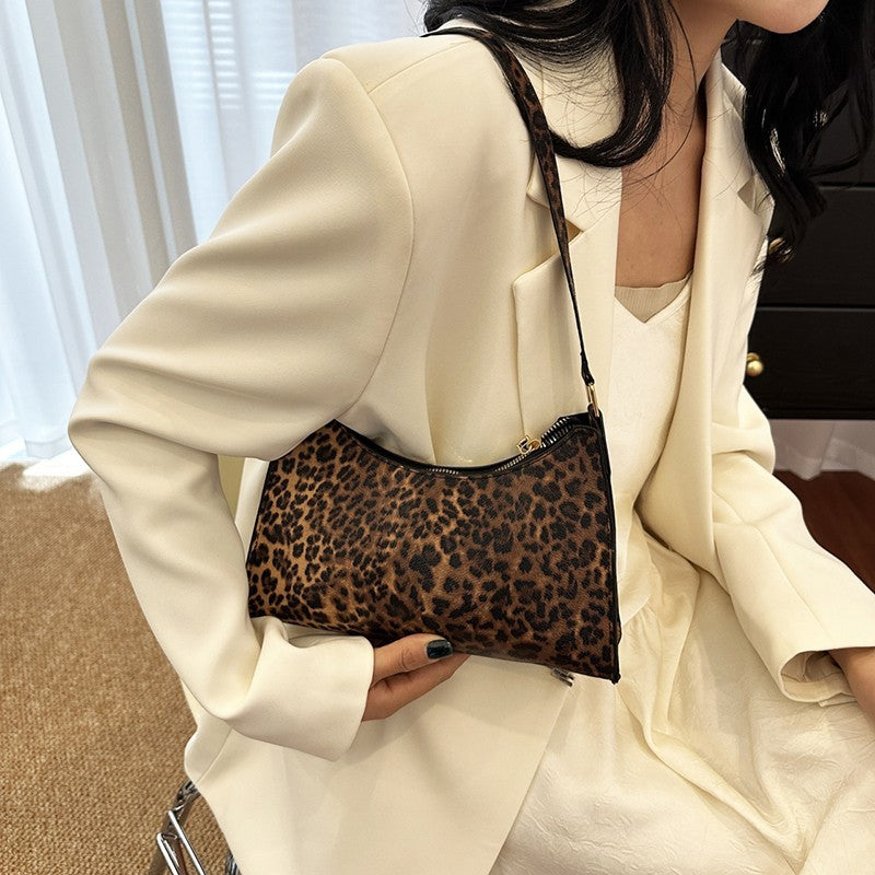 Small Leopard Print Baguette Handbag Women’s Faux Fur Animal Print Shoulder Bag
