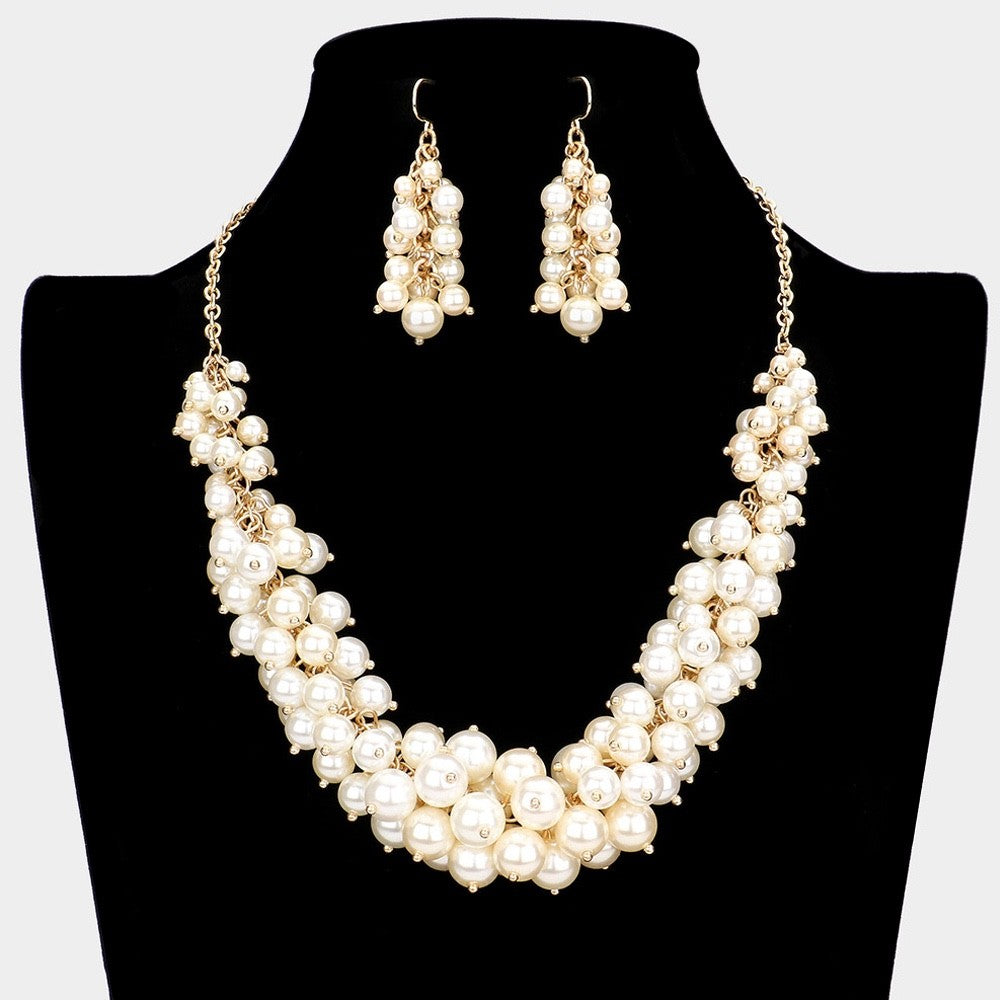 2pcs Cream Faux Pearl Cluster Statement Necklace and Chandelier Earrings Set