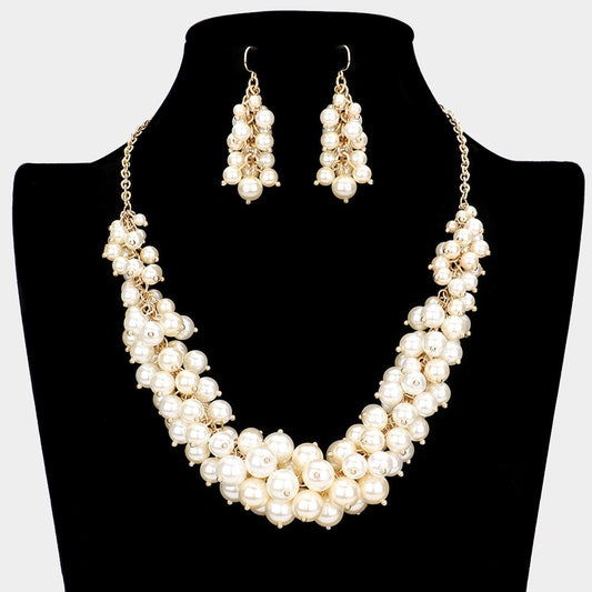 2pcs Cream Faux Pearl Cluster Statement Necklace and Chandelier Earrings Set