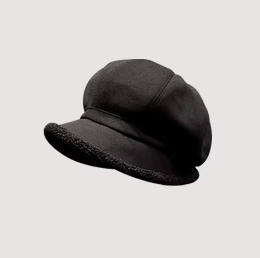 Retro Black Newsboy Cap Women’s Winter Cloche Hat with Sherpa Trim