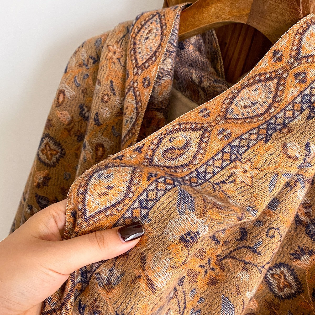 Paisley Scarf Cashmere Feel Soft Polyester 25in x 79in Brown Orange Fringe Wrap