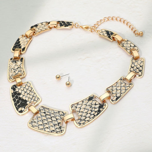 Fur Snake Skin Pattern Metal Plate Link Statement Necklace with Stud Earrings
