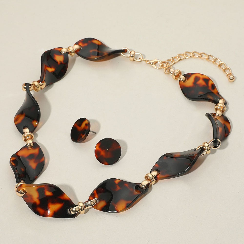 Chunky Wavy Tortoise Resin Necklace with Matching Stud Earrings for Women