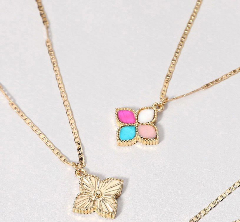 Gold Tone Four Leaf Clover Pendant Necklace Lucky Charm Fashion Jewelry