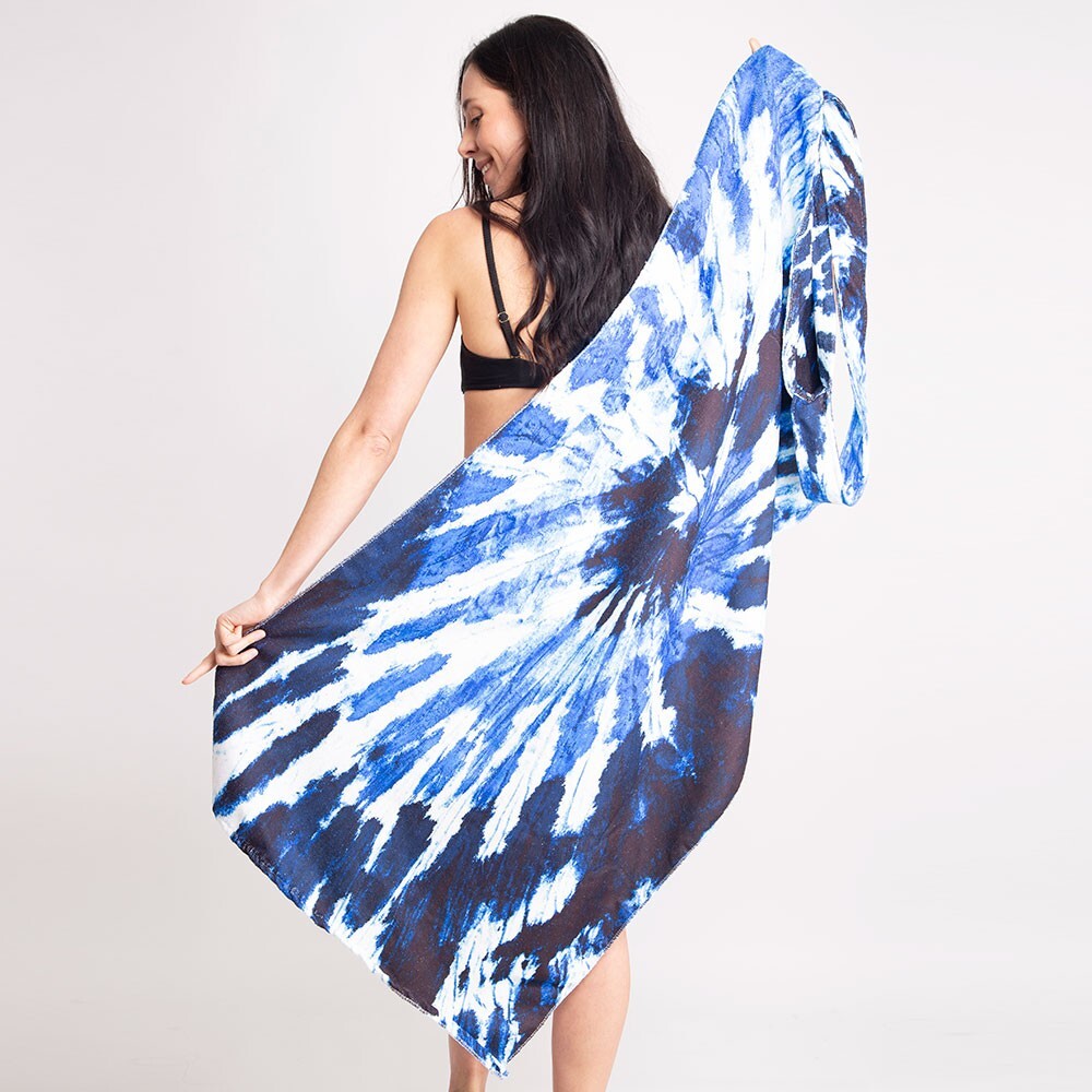 Tie Dye Print Beach Towel and Tote Bag Set Summer Travel Pool Vacation Accessory