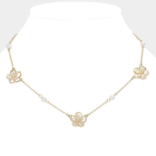 Lucite Flower Station Necklace Gold Chain Women’s Floral Pendant Jewelry Gift