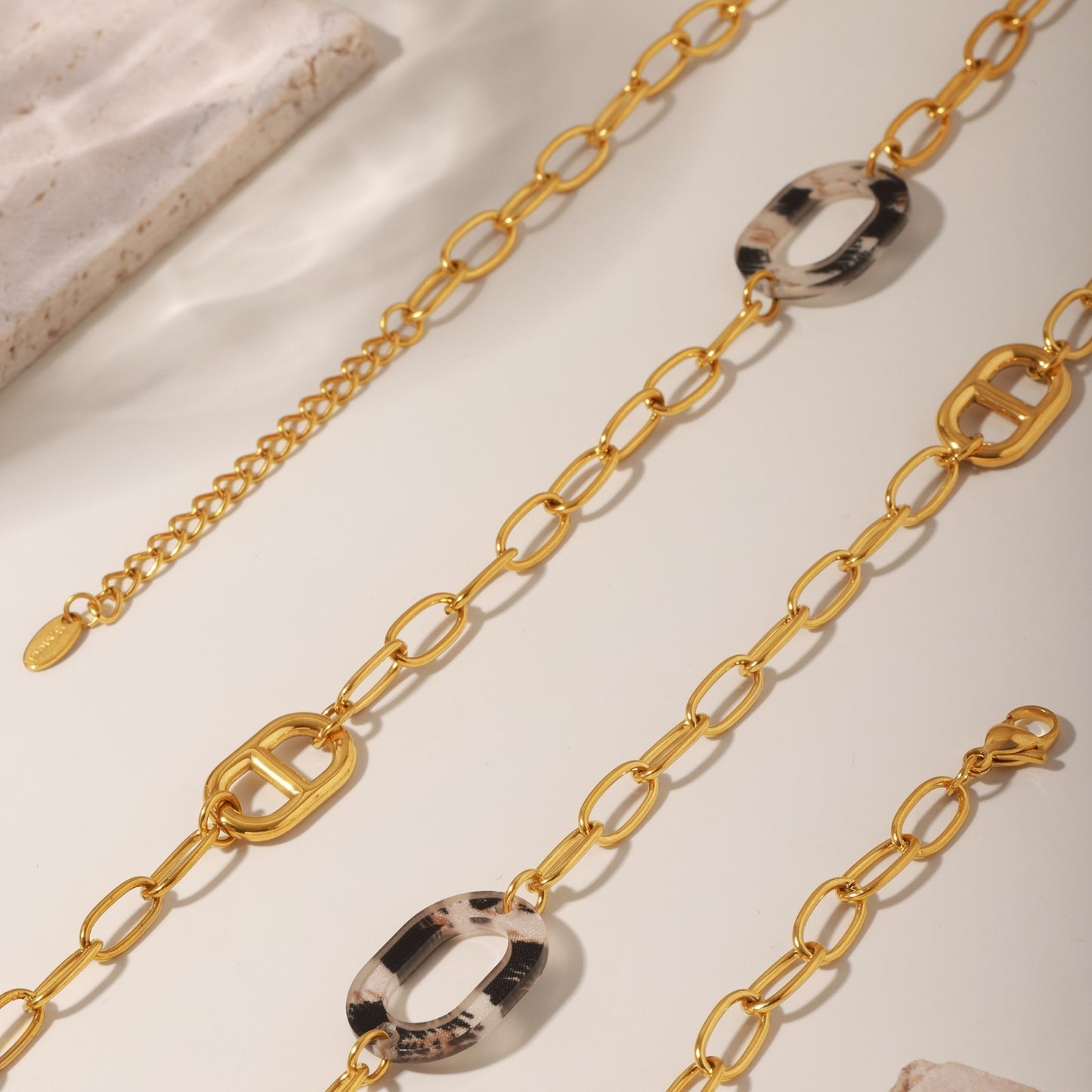 Tortoise Shell Acrylic Link Gold Tone Statement Necklace Anchor Chain