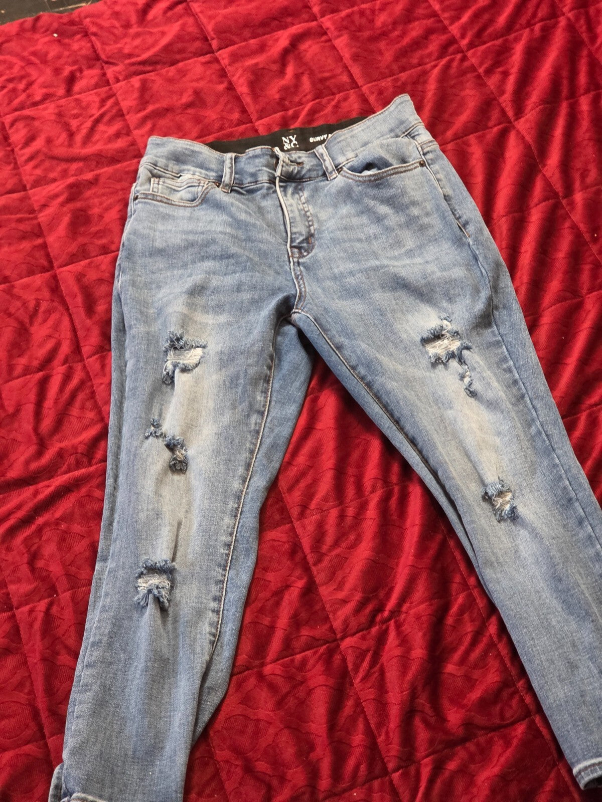 NY & Co Distressed Capri Denim Jeans for Women Size 10 Mid Rise Blue Stretch