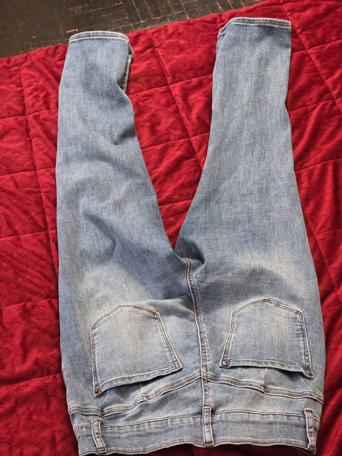 NY & Co Distressed Capri Denim Jeans for Women Size 10 Mid Rise Blue Stretch