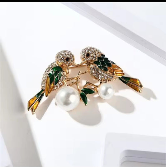 Golden Rhinestone Bird Brooch Pin Women Animal Pearl Brooch
