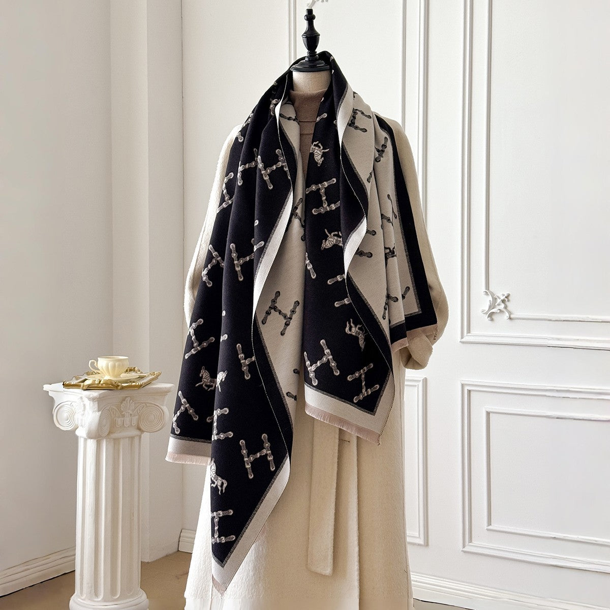 Reversible Equestrian H-Chain Scarf Shawl Black White Horse Print 73" x 25.5"