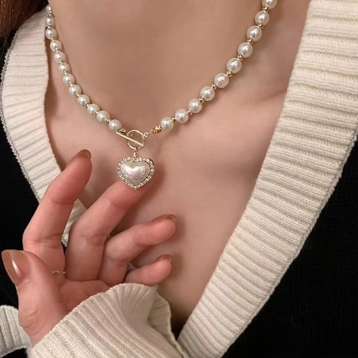 White Pearl Choker Necklace Heart Pendant Gold  Clasp Romantic Bridal Jewelry