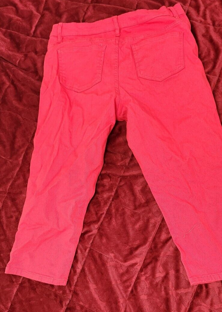Venus Women's Red Capri Pants Size 10 Comfortable Cropped Bottoms for Ladies