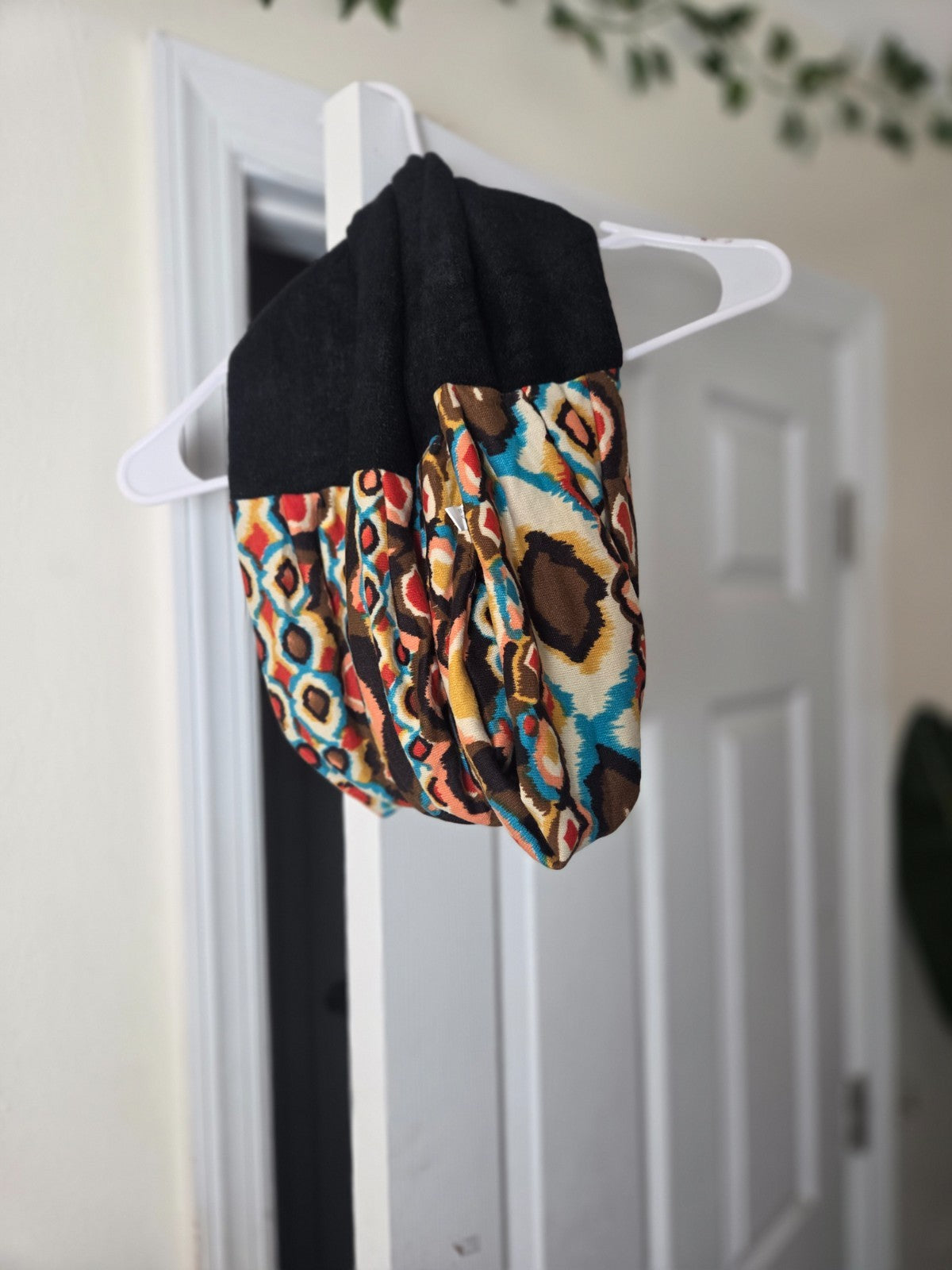 Pebble Print Color Block Knit Scarf Soft Winter Wrap for Women Fashion Accessory