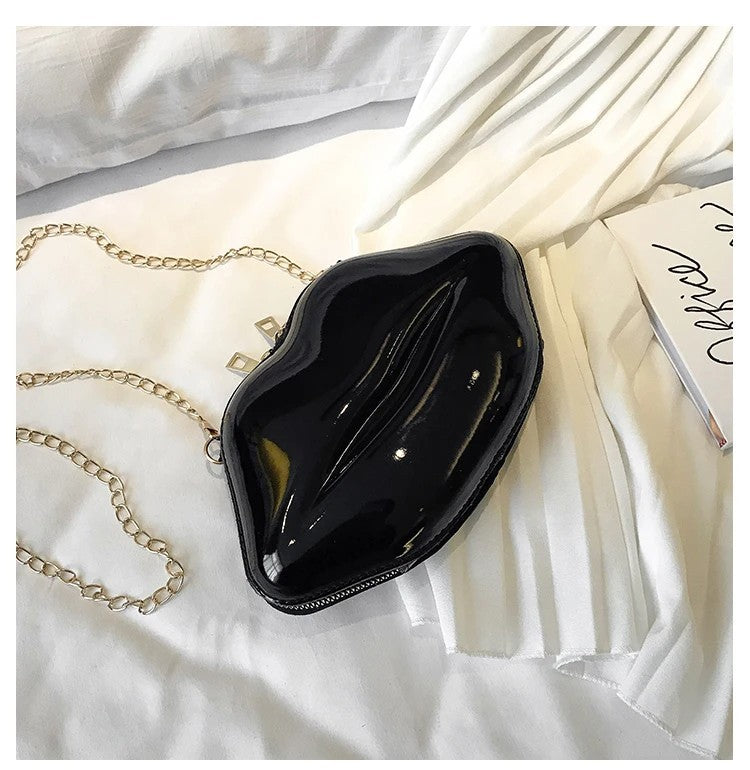 Lips Shaped Clutch Bag Women Black Patent Leather Crossbody Purse Gold Chain
